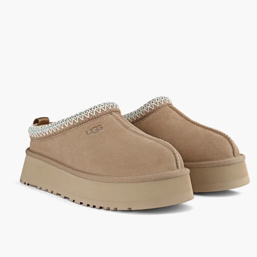 UGG Tazz II - Women's New in box. Colour -Sand size-10